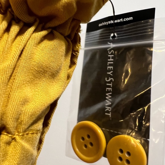 Size 20 NWT Paperbag Gold Pants, Elastic Waist - Picture 4 of 8